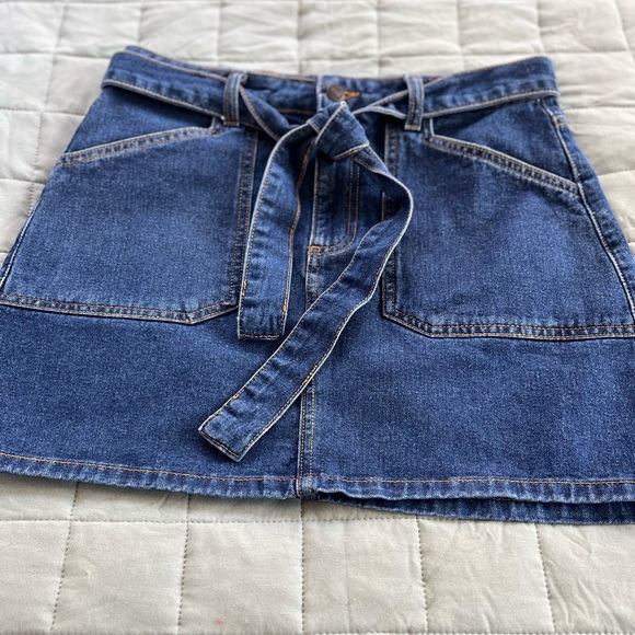 Forever 21 Denim Jean Belted Mini Skirt Tie Belt Size Large - Picture 4 of 12